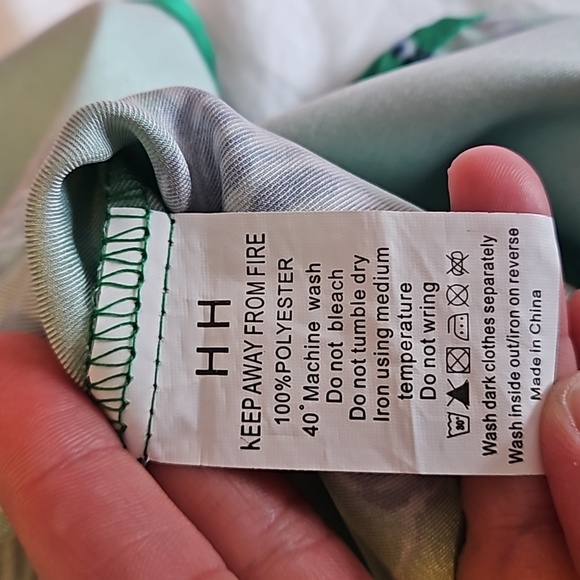 Green Zebra Button Down Size XL - Picture 7 of 7